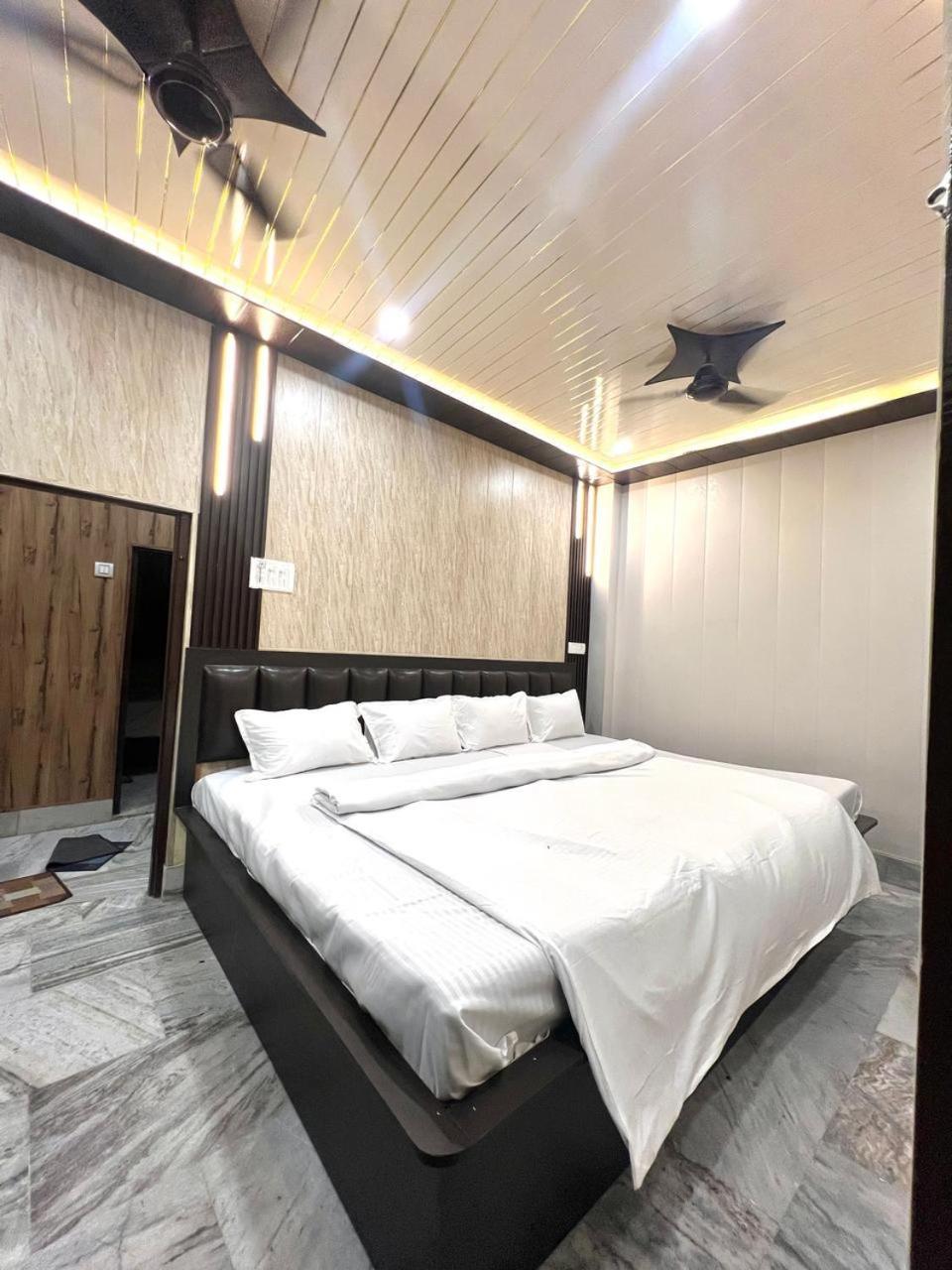 Durga P Guest House Near Harishchandra Ghat Βαρανάσι Εξωτερικό φωτογραφία
