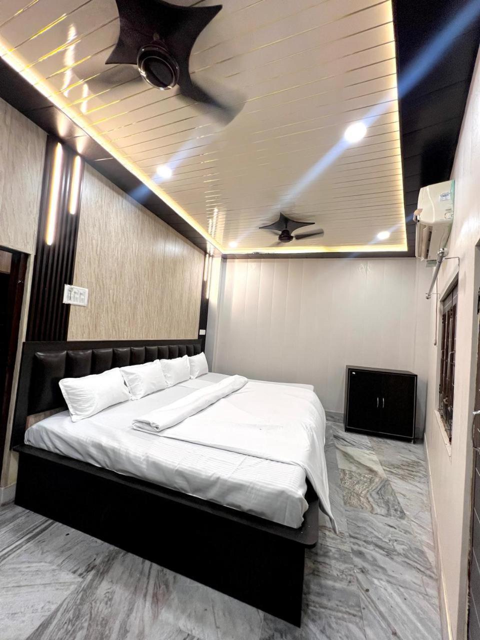 Durga P Guest House Near Harishchandra Ghat Βαρανάσι Εξωτερικό φωτογραφία